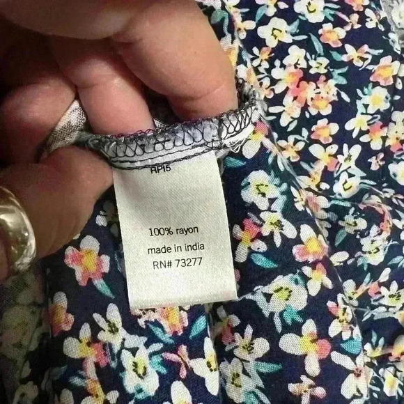 Floral Print Romper, Brand Unknown, Bought at Kohls, Womens Size Medium A0054 - Picture 7 of 9